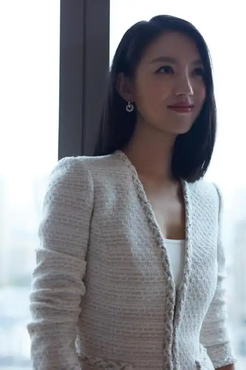 张梓琳白色小香风造型##张梓琳状态好顶