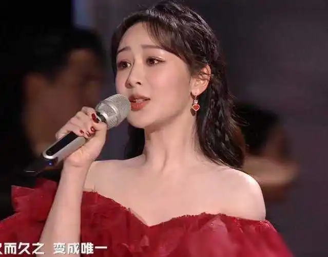 4大卫视跨年高光时刻杨紫把收视拉至30张艺兴出来收视