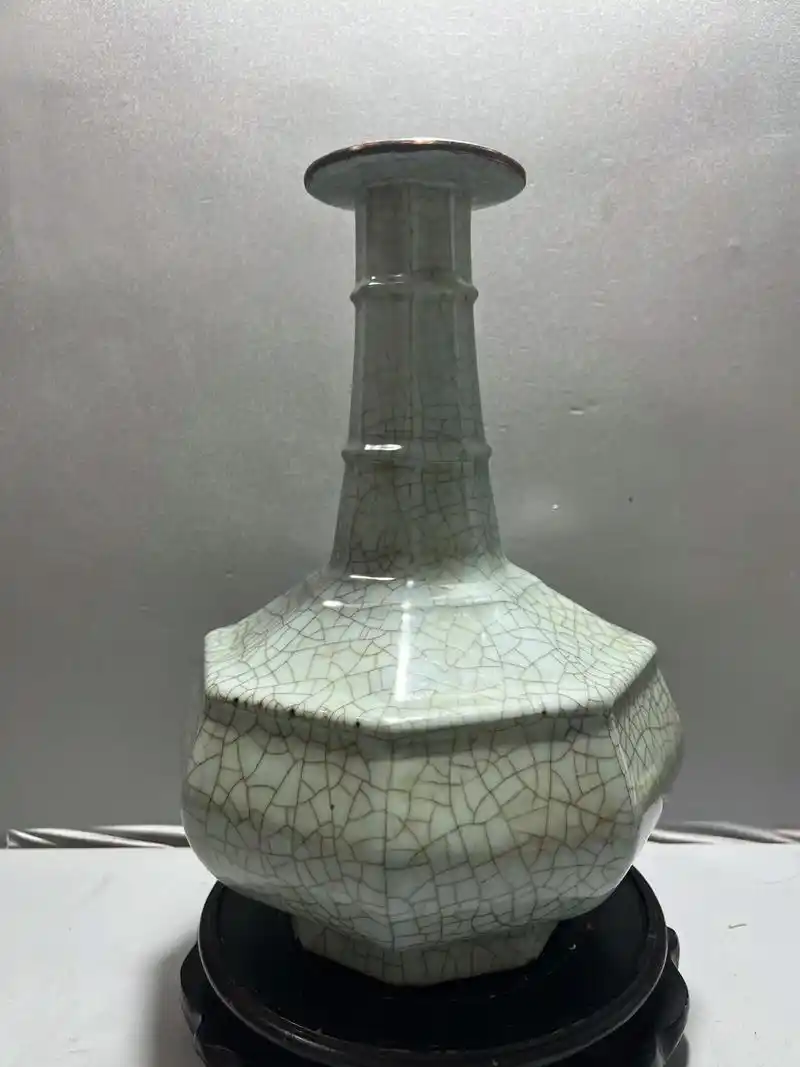 官窑弦纹瓶#瓷器收藏 - 抖音