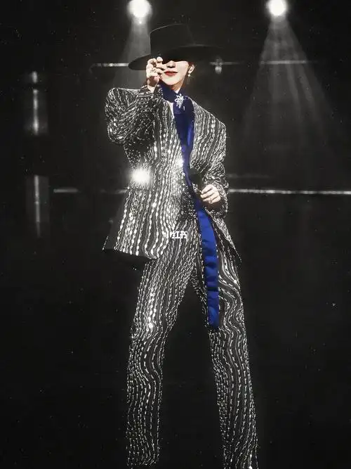 蔡徐坤2021演唱会壁纸