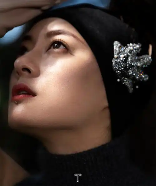 孙俪封面野生大片张力十足 完美消化神秘感造型_凤凰网娱乐_凤凰网