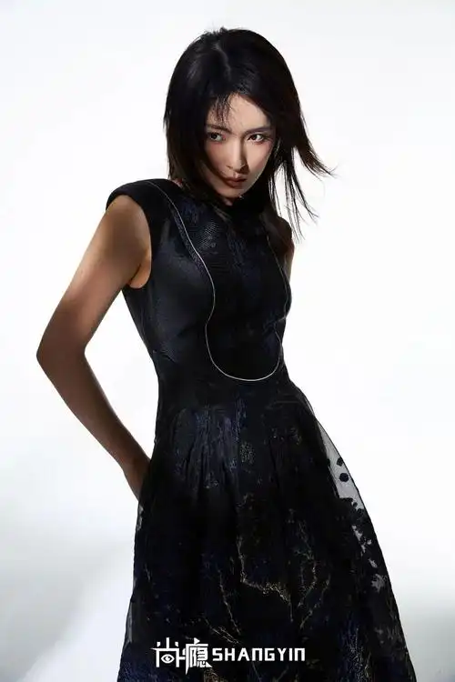 璀璨星光孙安可时尚大片演绎率性优雅穿搭