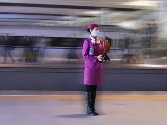 和高铁列车乘务员谈恋爱什么感受