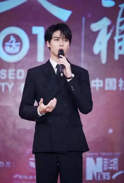 林彦俊爱心粉丝深情奉献,健康体育室点亮乡村青少年梦想