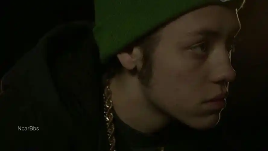 求无耻之徒利普伊恩或者卡尔的壁纸最好是剧照的那种