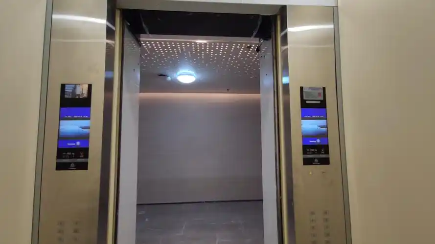 电梯液晶广告机的几大应用场所介绍