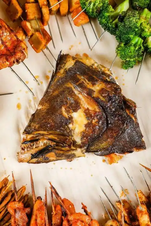 火遍全网的炭烤鲽鱼头 东北小串来喽!