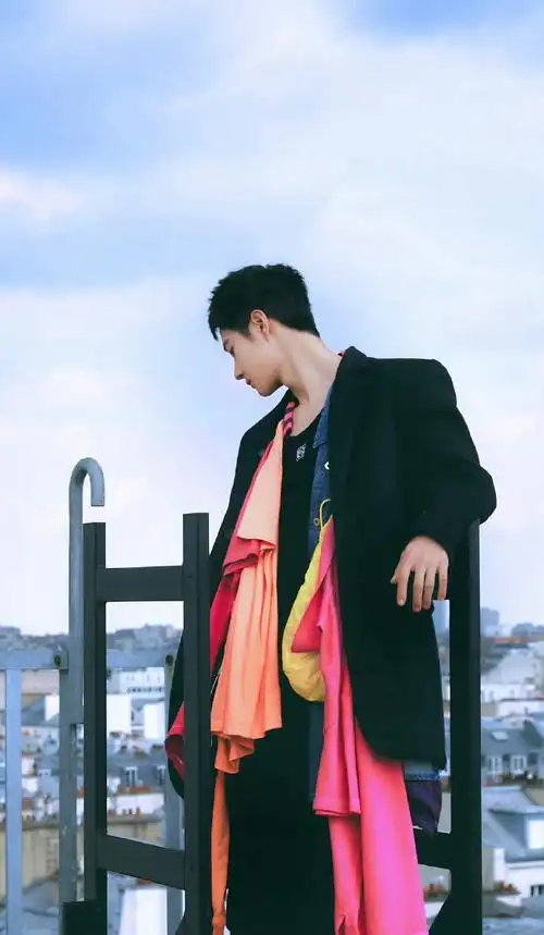 王一博赏雨侧拍花絮##王一博