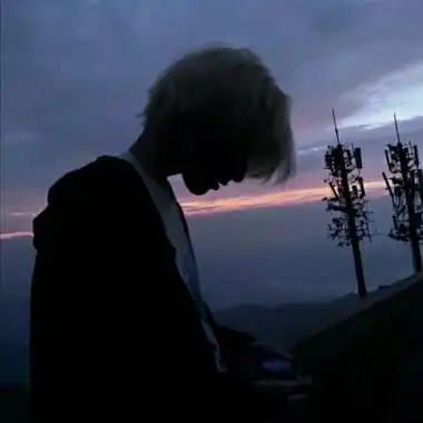 男生深沉有内涵的头像高清深沉的头像男真实图片