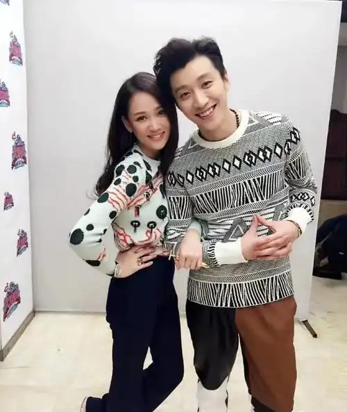 陈乔恩晒粉色天空照,连续6年悼念故友乔任梁