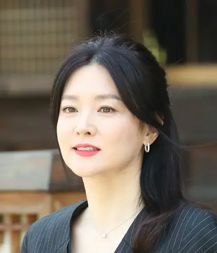 原创隐退15年48岁李英爱高调回归网友货真价实国宝美人