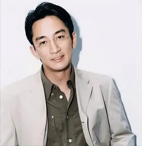 吴启华豪掷650w娶了娇妻石洋子,婚后5亿被挥霍光,还要争抚养权_生活