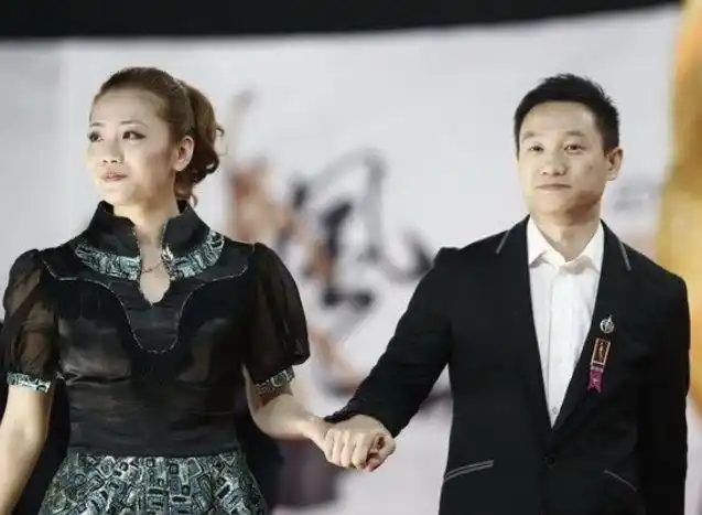 开始交往的王媞,为了讨好肖钦的喜欢,两人经常一起逛街,王媞随手便是