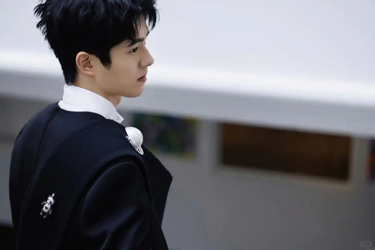 刘昊然燃冬之作惊艳入围,工作室最新大片解锁视觉盛宴!