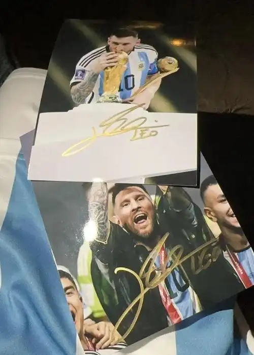 霍思燕带嗯哼亲子跑获周润发合影签名嗯哼跑5公里嘴唇发白