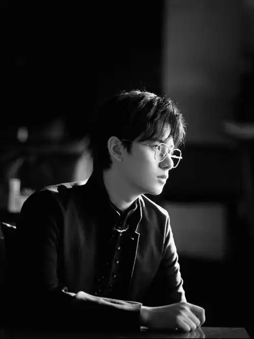 求所有胡先煦戴眼镜的相片眼镜合集