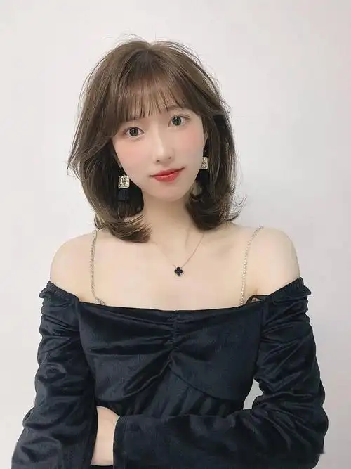 2021流行"c型卷"烫发,中长发留超级美!_发型