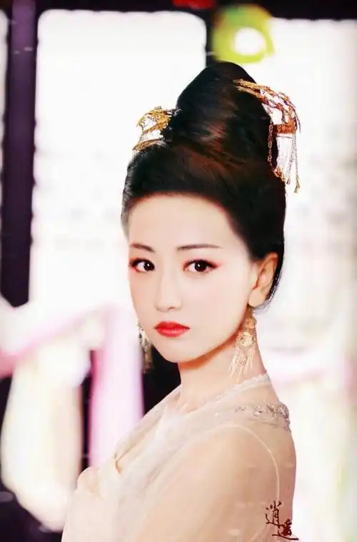 古装四美经典镜头(难怪古人喜欢圆脸)(28)