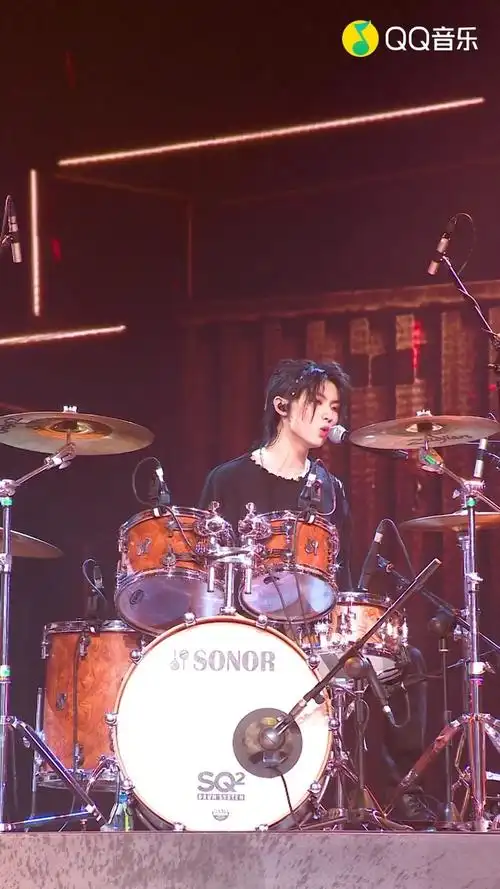 《作为怪物》马嘉祺直拍