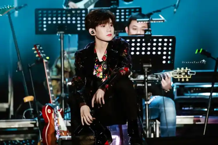 王源bornfree十八岁成人礼演唱会