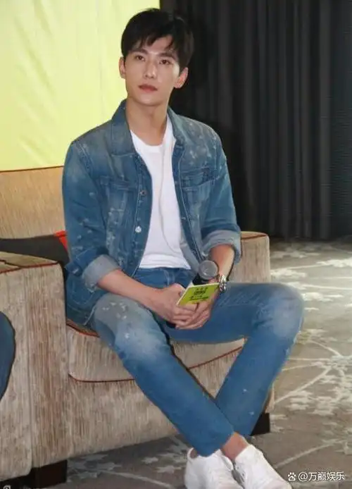 王嘉尔在许多人的心目中,王嘉尔是一个非常高大威猛的形象.