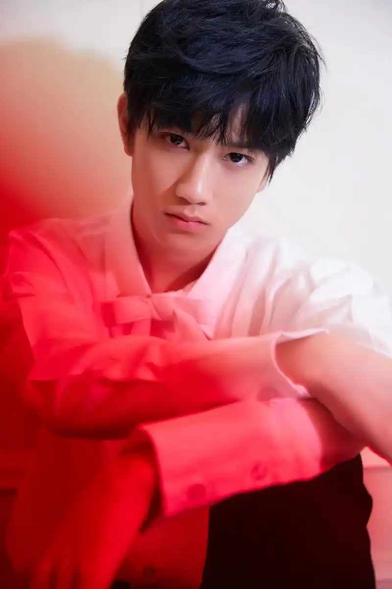 青春无敌,极具个人魅力的敖子逸受邀出席活动并获得"doki年度号召力