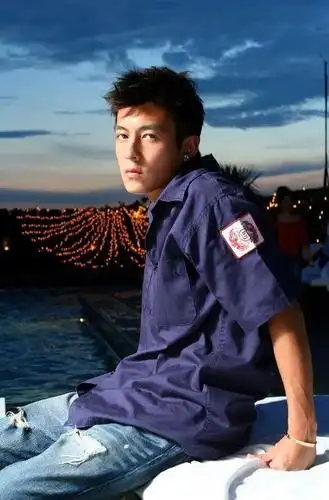 陈冠希素颜直播撞脸赵本山引一众网民惊呼