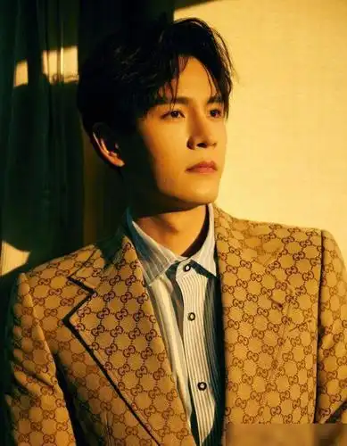 《先生们,请立正》张翰经超杜淳宥明30岁男人的故事你想听吗?