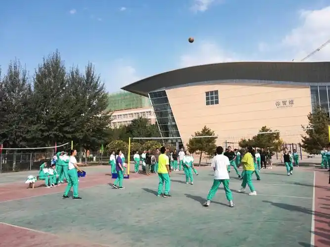 庆华诞 驰赛场 逐梦想——银川九中教育集团第53届运动会