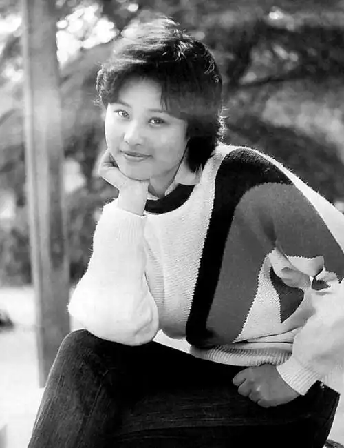 20张明星黑白照,80年代男神女神,纯真年代的记忆,多么美好