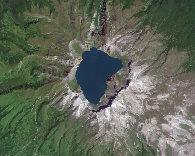 长白山管委会:长白山,天池