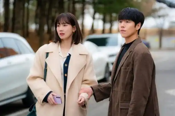 韩剧凌晨两点的灰姑娘超话公开李玹雨超话特别出演剧照