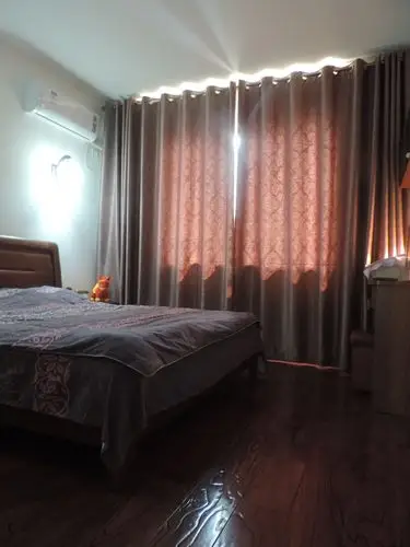 华丽而端庄的卧室._装修美图-新浪家居