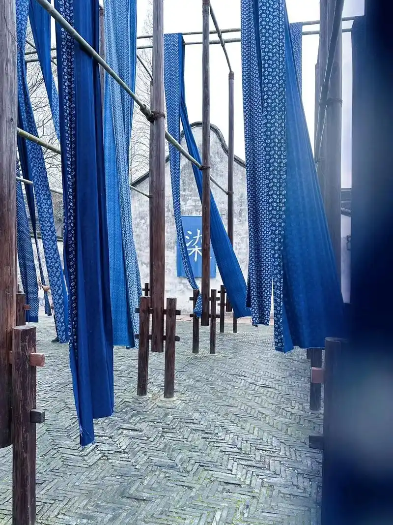 乌镇丨西栅草木本色染坊."下江南,来趟乌镇来次跨越1500 - 抖音