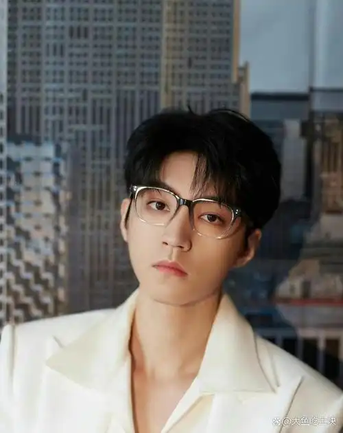 王俊凯发文为高考生加油!随手发的一条微博,意外押中高考作文题