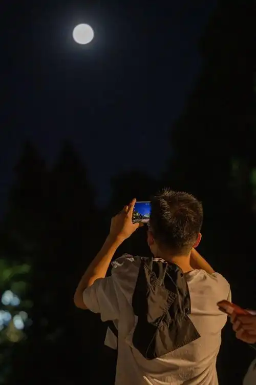 月亮北科的小贝壳们这也是北科度过的每一个中秋节"今夜月色复古"我们