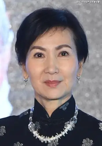 34岁出演"小青"成名,巅峰时淡出荧幕,62岁依然是女神_手机搜狐网