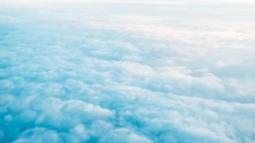 天空中的云朵风光美景图片壁纸