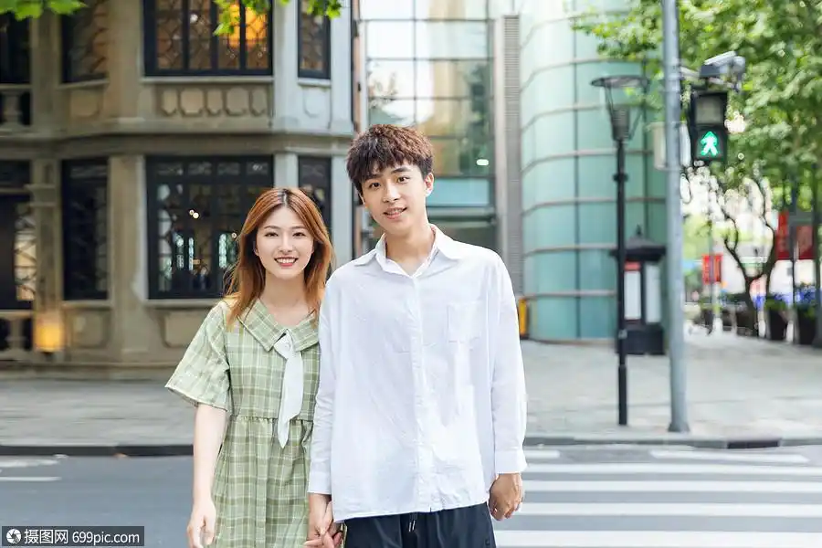 照片 人物情感 情侣合影.jpg