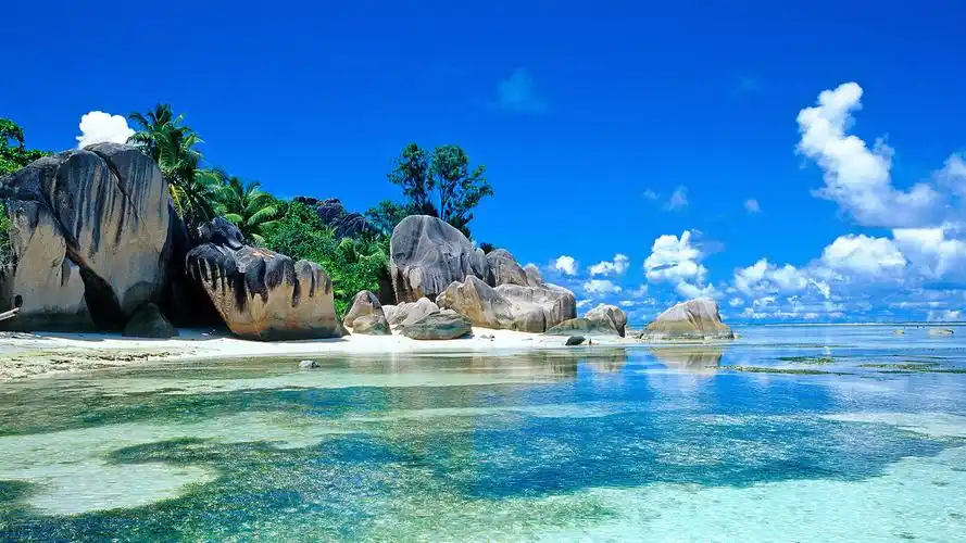 蓝色大海高清自然风光亮丽高清壁纸高清大图预览1920x1080_风景壁纸