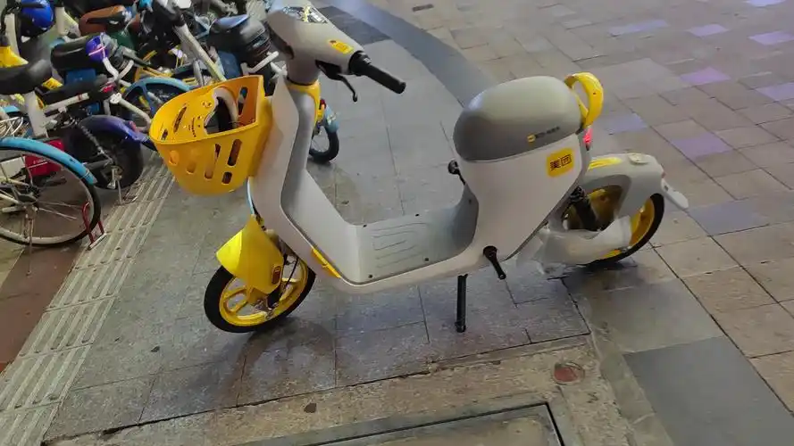 佛山市区美团新款共享电单车