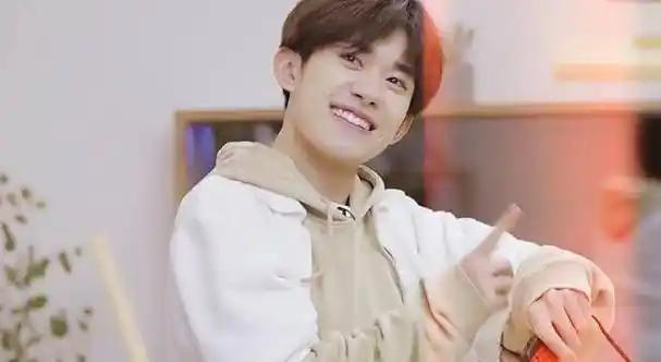 原创原创朋友请听好里20岁的那个少年易烊千玺