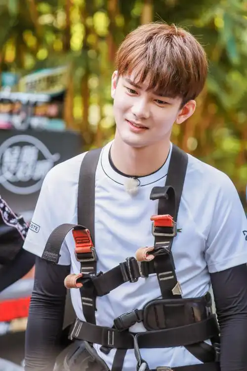 [熊梓淇][分享]180225 熊梓淇《二十四小时》高清美图欣赏 熊式微笑会