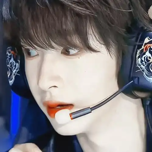 总会有一个温柔的人 给你带来最温柔的月亮刘宇头像|顾雨曦