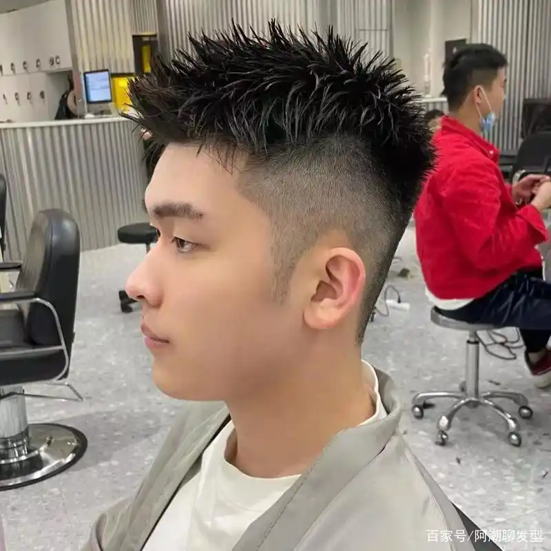 新年男生发型要怎么剪才帅?理发师建议这3款,剪完帅气涨颜值!