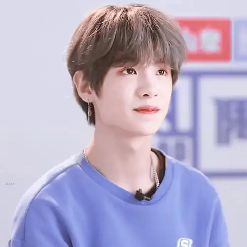 黄明昊头像 喜欢收藏