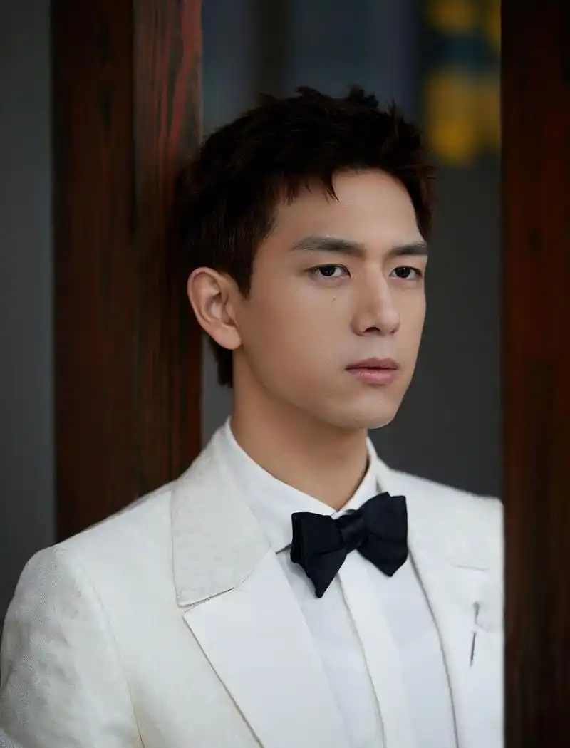 《李现获封2021国民男友,粉丝狂欢!