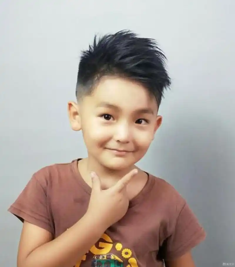 8一9岁男儿童的发型有哪些?