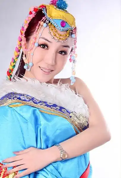 p data-id="go6ayc40k1">卓雅,当红大陆女歌手,国内最走红草原歌星