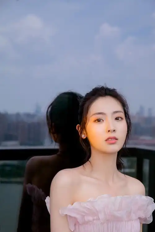 邢菲星光红毯着粉红曳地长裙网友仙女本仙